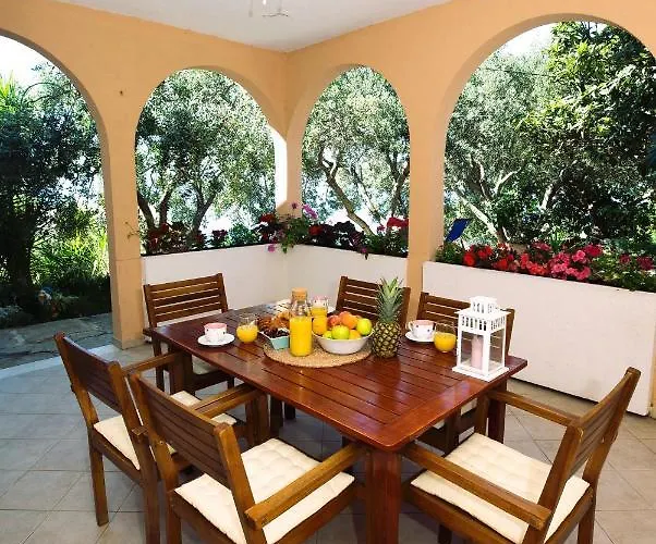 Duce Apartment Mendula